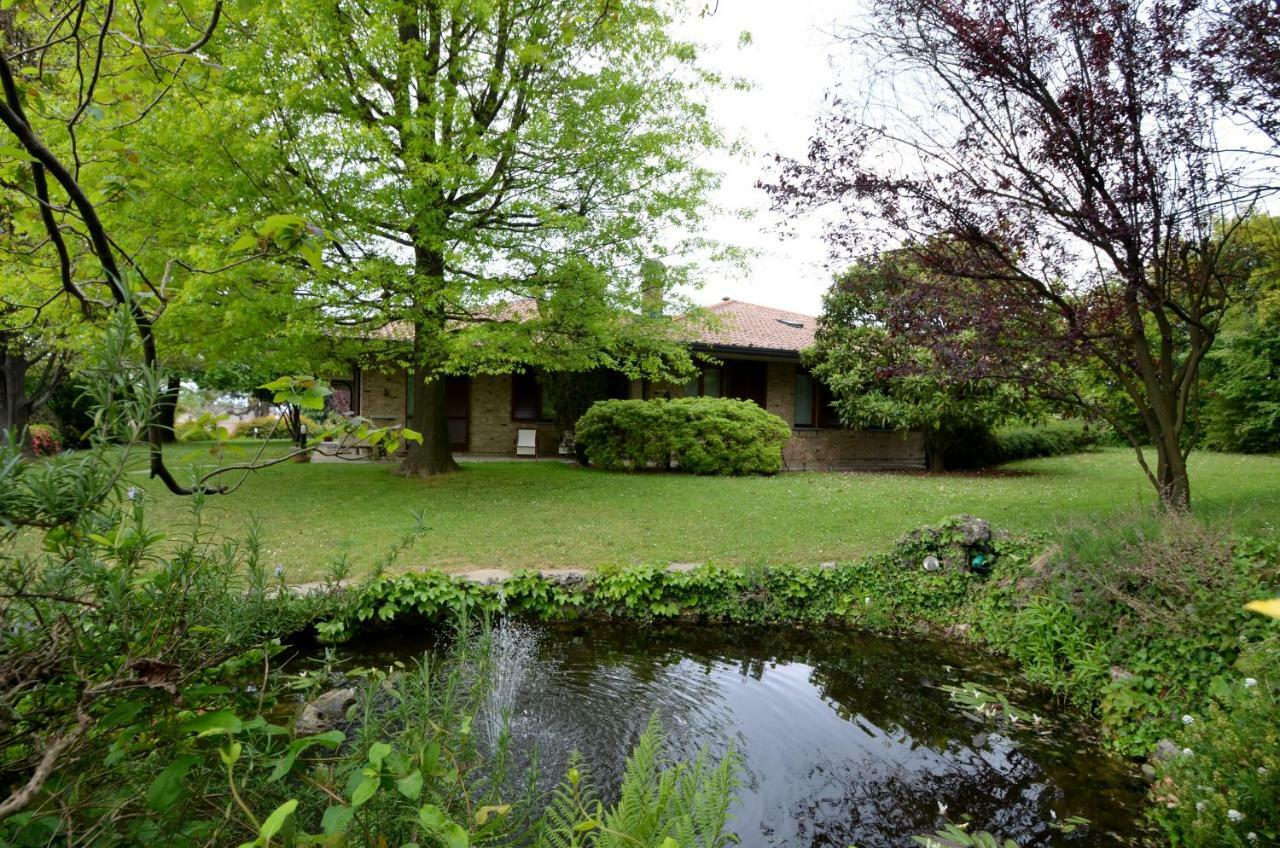 Villa Onorina Carimate Bagian luar foto